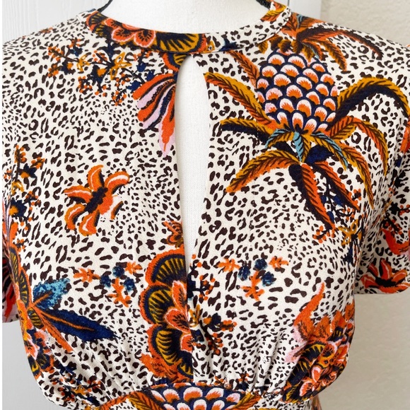 Free People Hear Me Roar Top in Neutral Top - Picture 4 of 14